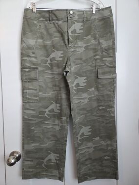0078.  LOFT Olive Camouflage Cargo Pants